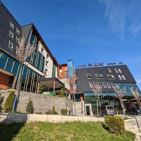 Hotel Blanca &